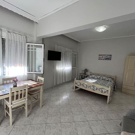 Studio Apartment In Nea Karvali Dış mekan fotoğraf