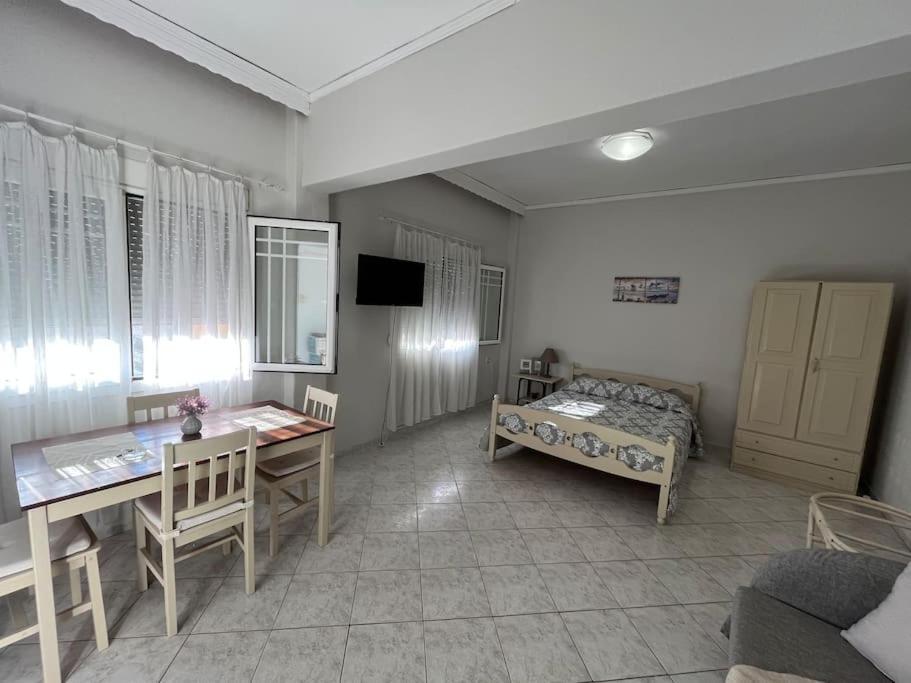 Studio Apartment In Nea Karvali Dış mekan fotoğraf